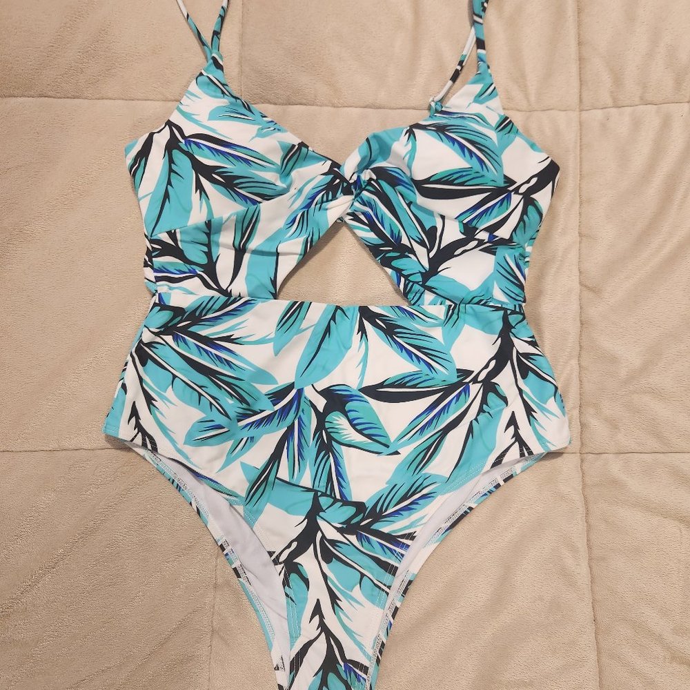TROPIC STOP BLUE/GREEN PALM CUTOUT TWIST FRONT SWIMSUIT